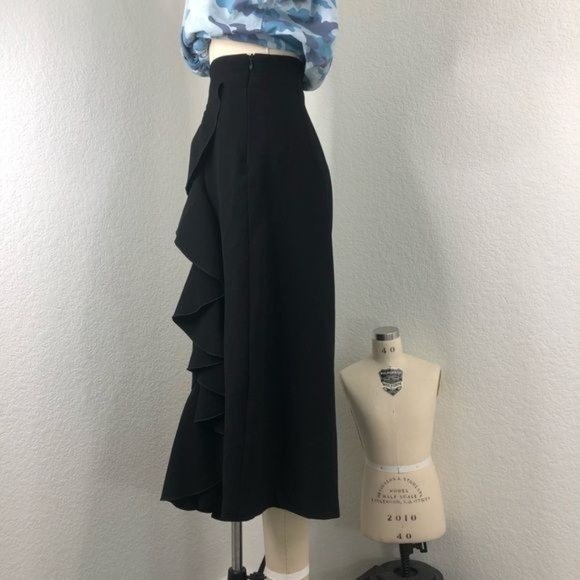 ALEXIS Mulan Ruffle Culottes Black - Picture 3 of 7